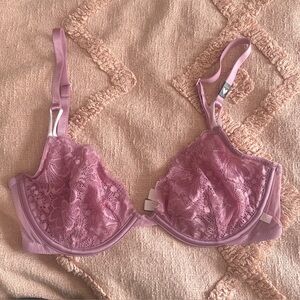 NWT Victoria’s Secret lace Demi bra